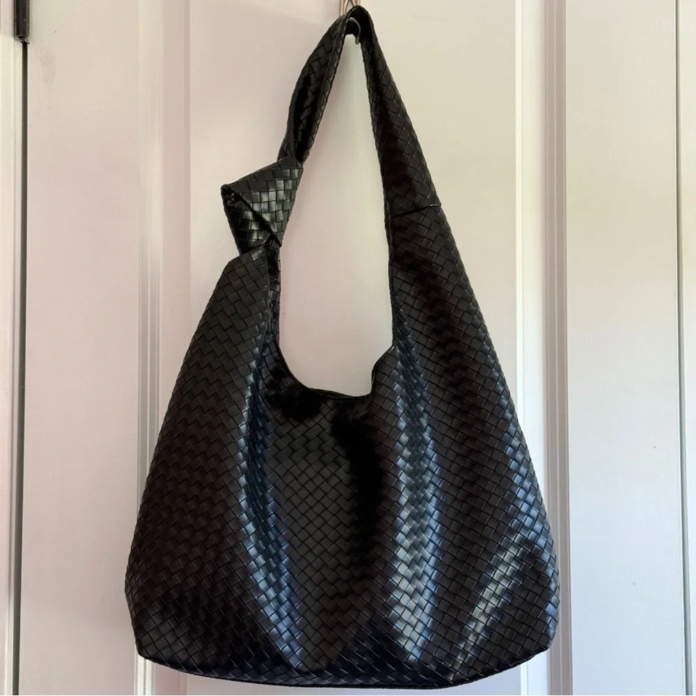 Ulta Woven Hobo Bag With Knot